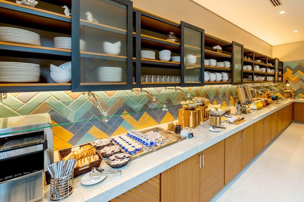 Hyatt Place Макаэ Ресторан фото